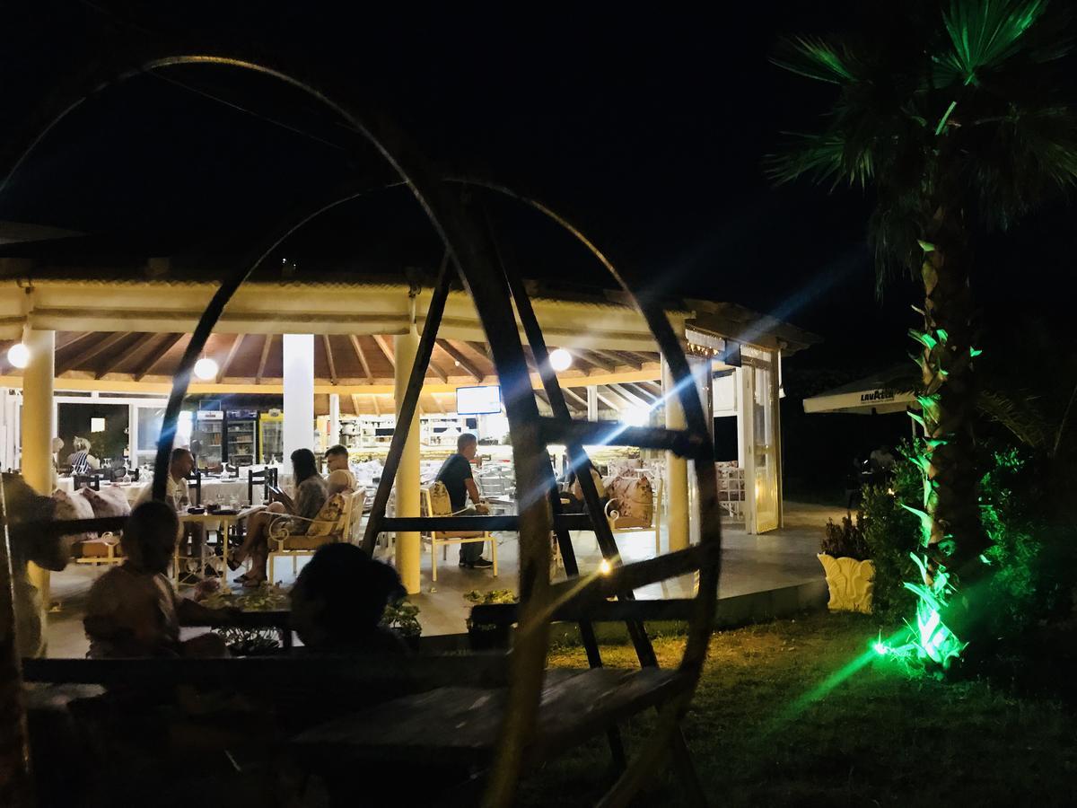 Kompleksi Turistik Edir Bashkia e Orikumit Exteriör bild